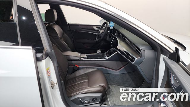 Audi A7 2020 — photo 11