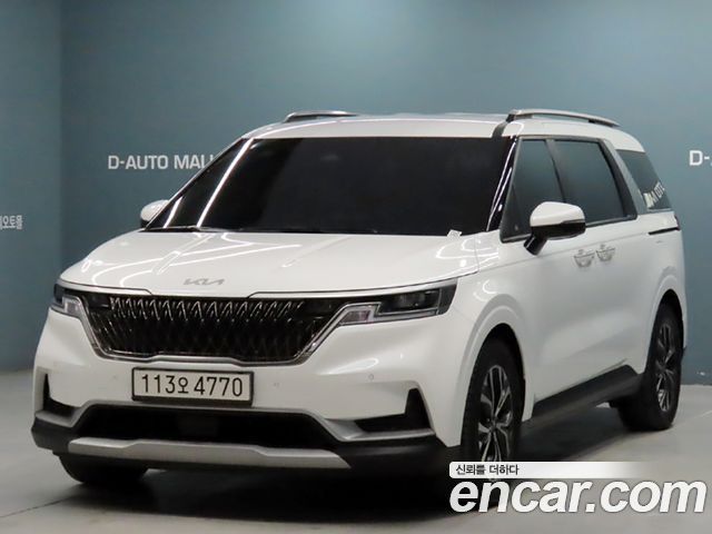 Kia Canival 2023 — photo 1