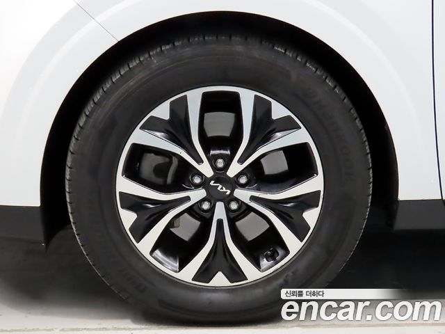 Kia Canival 2023 — photo 5