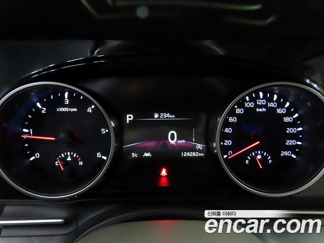 Kia Canival 2023 — photo 8