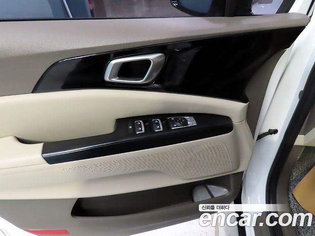 Kia Canival 2023 — photo 15