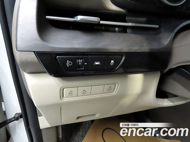 Kia Canival 2023 — photo 16