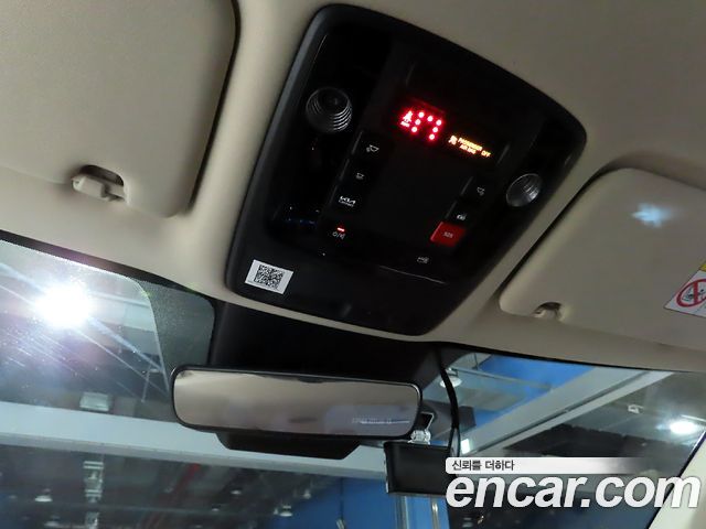 Kia Canival 2023 — photo 17