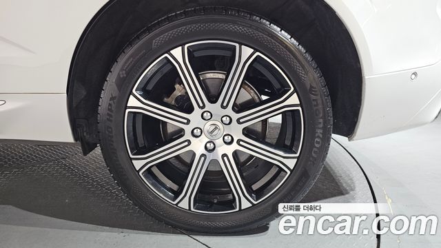 Volvo XC60 2019 — photo 5