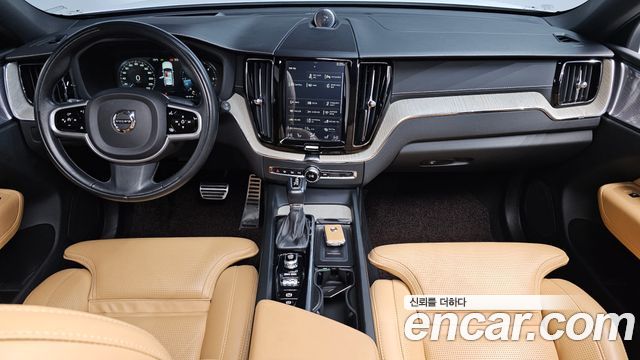 Volvo XC60 2019 — photo 7