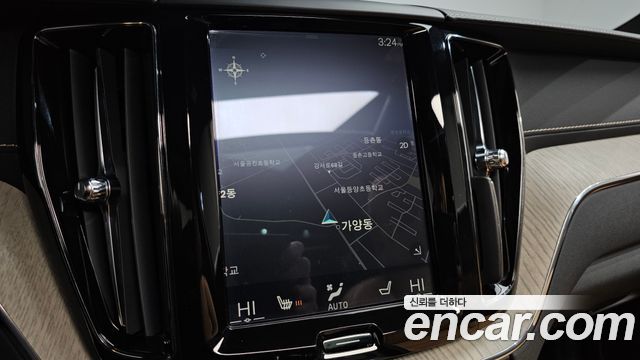 Volvo XC60 2019 — photo 14