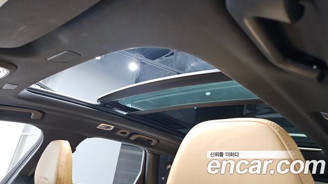 Volvo XC60 2019 — photo 18