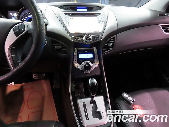 Hyundai AVANTE 2011 — photo 16