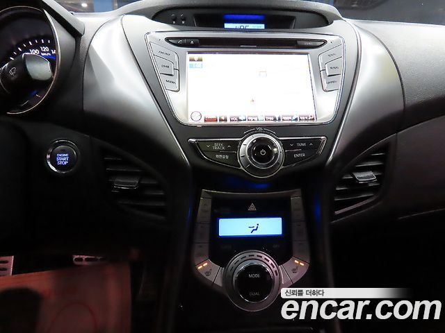 Hyundai AVANTE 2011 — photo 17
