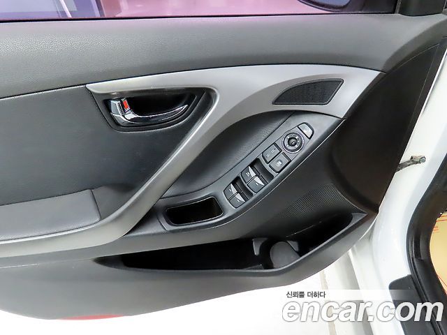 Hyundai AVANTE 2011 — photo 19