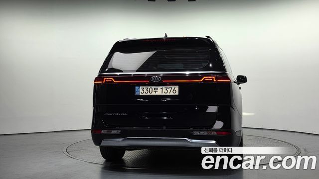 Kia Canival 2021 — photo 4