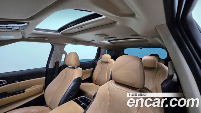 Kia Canival 2021 — photo 11