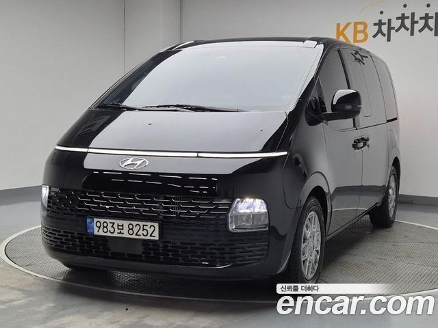 Hyundai Staria 2022 — photo 1