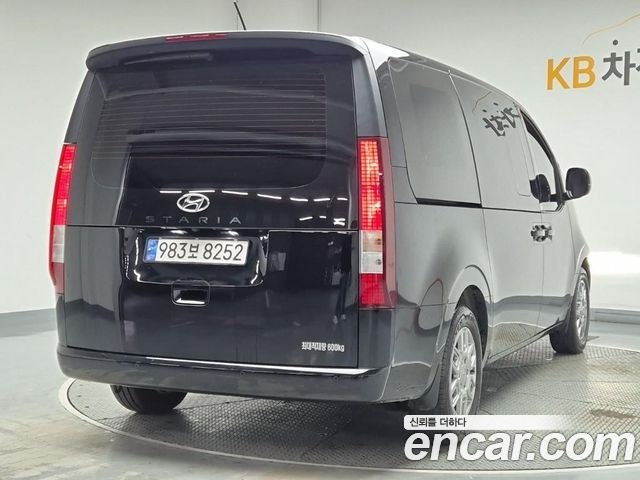 Hyundai Staria 2022 — photo 3