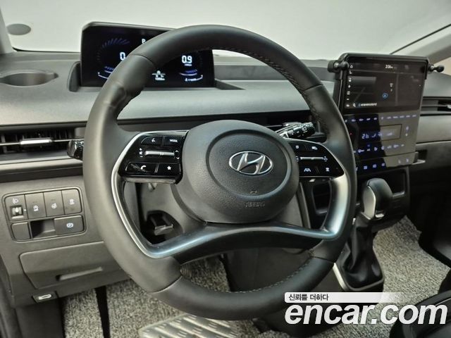 Hyundai Staria 2022 — photo 9