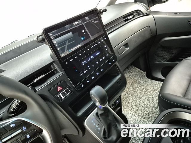 Hyundai Staria 2022 — photo 10