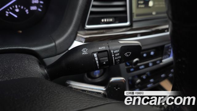 Genesis G80 2018 — photo 16