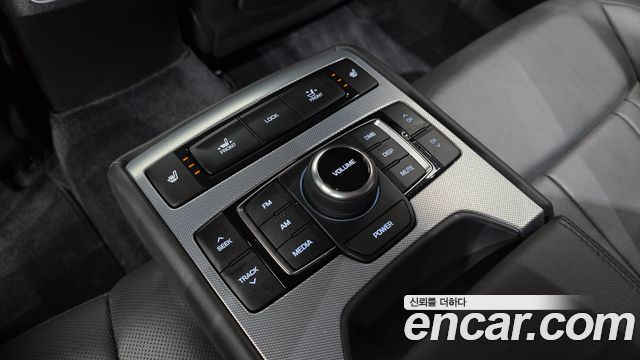 Genesis G80 2018 — photo 19