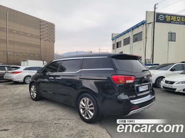 Kia Canival 2016 — photo 7