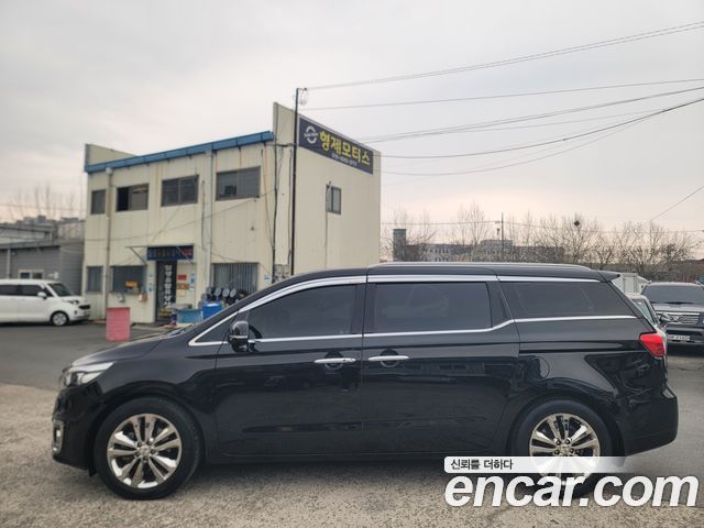 Kia Canival 2016 — photo 8