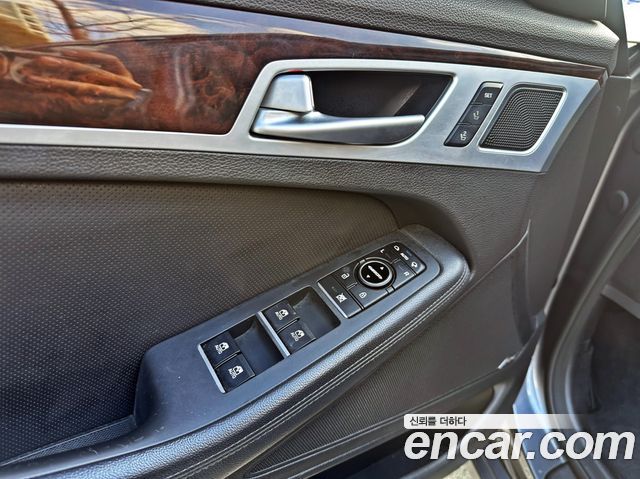 Hyundai Genesis 2015 — photo 11