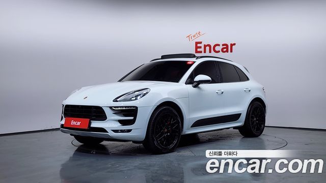 Porsche Macan 2018 — photo 1