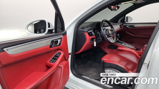 Porsche Macan 2018 — photo 10