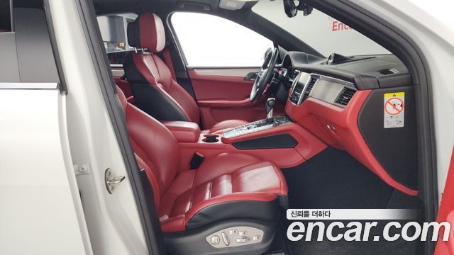 Porsche Macan 2018 — photo 11