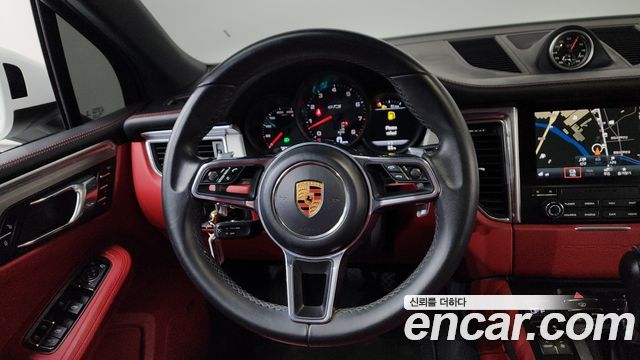 Porsche Macan 2018 — photo 13