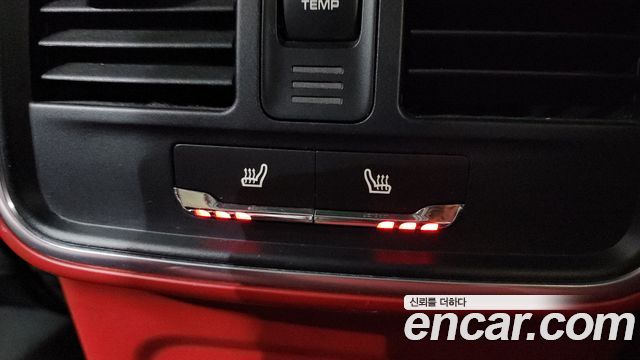 Porsche Macan 2018 — photo 18