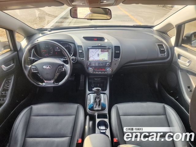 Kia K3 2017 — photo 11