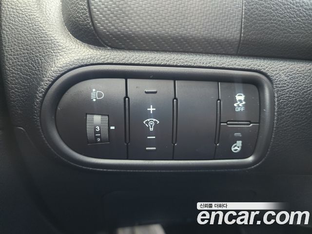 Kia K3 2017 — photo 18