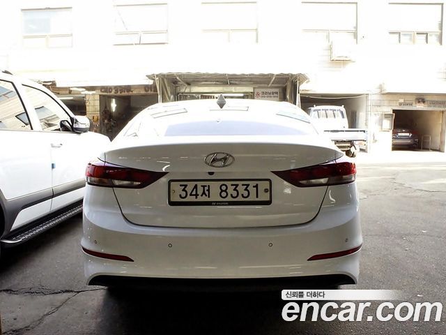 Hyundai AVANTE 2018 — photo 3