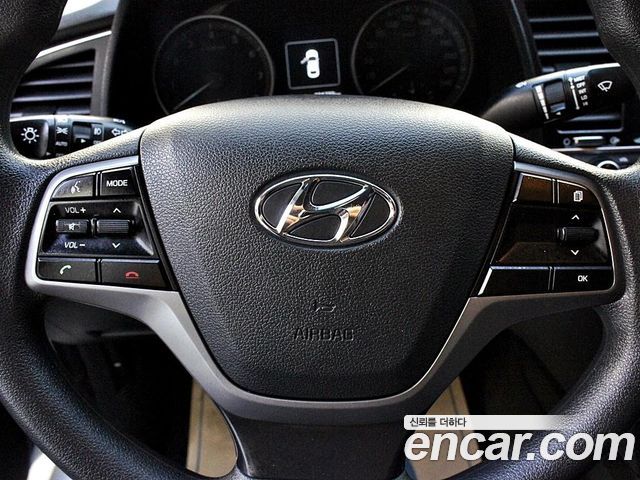 Hyundai AVANTE 2018 — photo 8