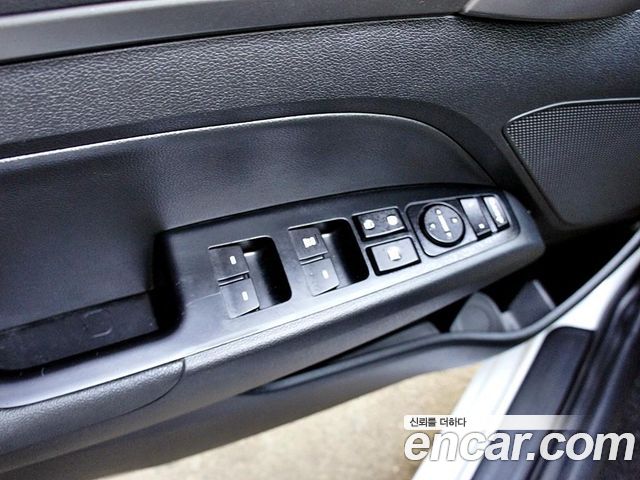 Hyundai AVANTE 2018 — photo 14