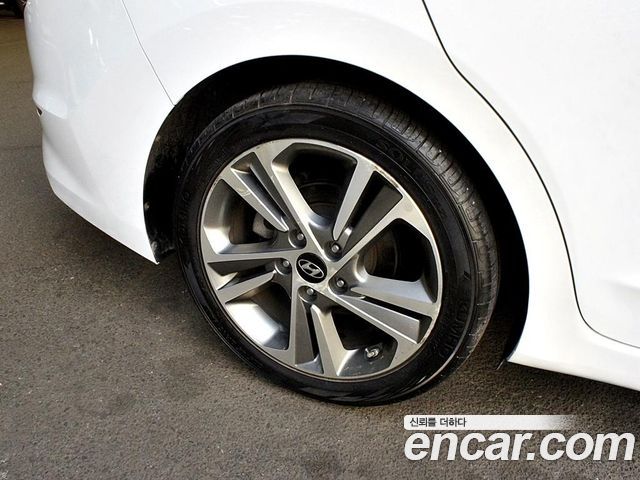 Hyundai AVANTE 2018 — photo 20