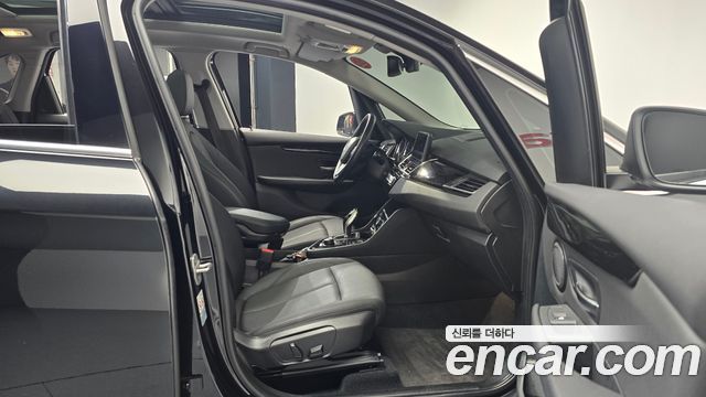BMW 2-Series 2021 — photo 11