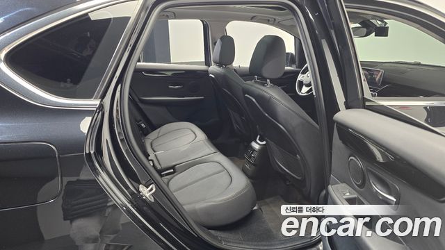BMW 2-Series 2021 — photo 12