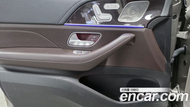 Mercedes-Benz GLE-Class 2022 — photo 15