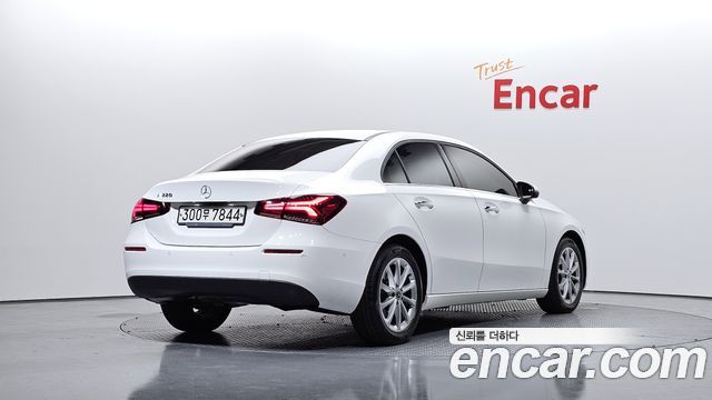 Mercedes-Benz A-Class 2020 — photo 2
