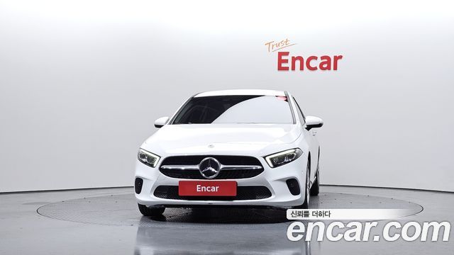 Mercedes-Benz A-Class 2020 — photo 3