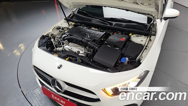 Mercedes-Benz A-Class 2020 — photo 6