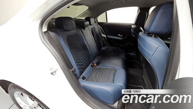 Mercedes-Benz A-Class 2020 — photo 12