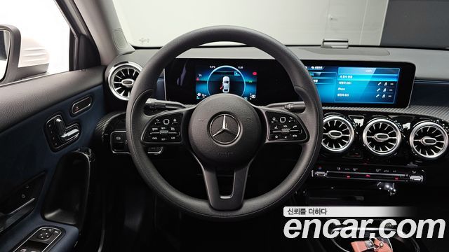 Mercedes-Benz A-Class 2020 — photo 13