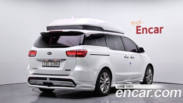 Kia Canival 2017 — photo 2