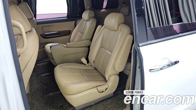 Kia Canival 2017 — photo 11