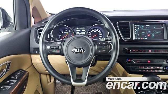 Kia Canival 2017 — photo 13