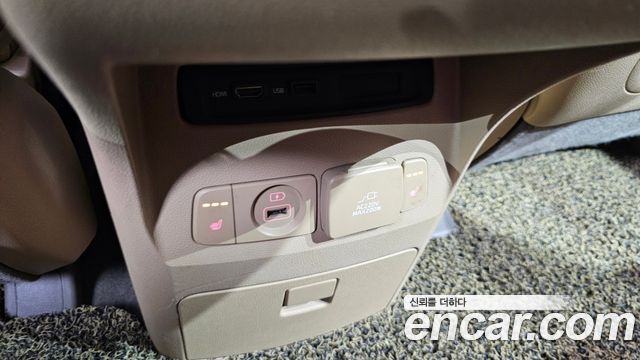 Kia Canival 2017 — photo 16