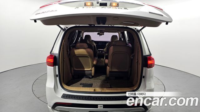 Kia Canival 2017 — photo 20