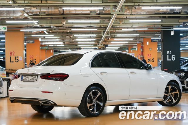 Mercedes-Benz E-Class 2021 — photo 3